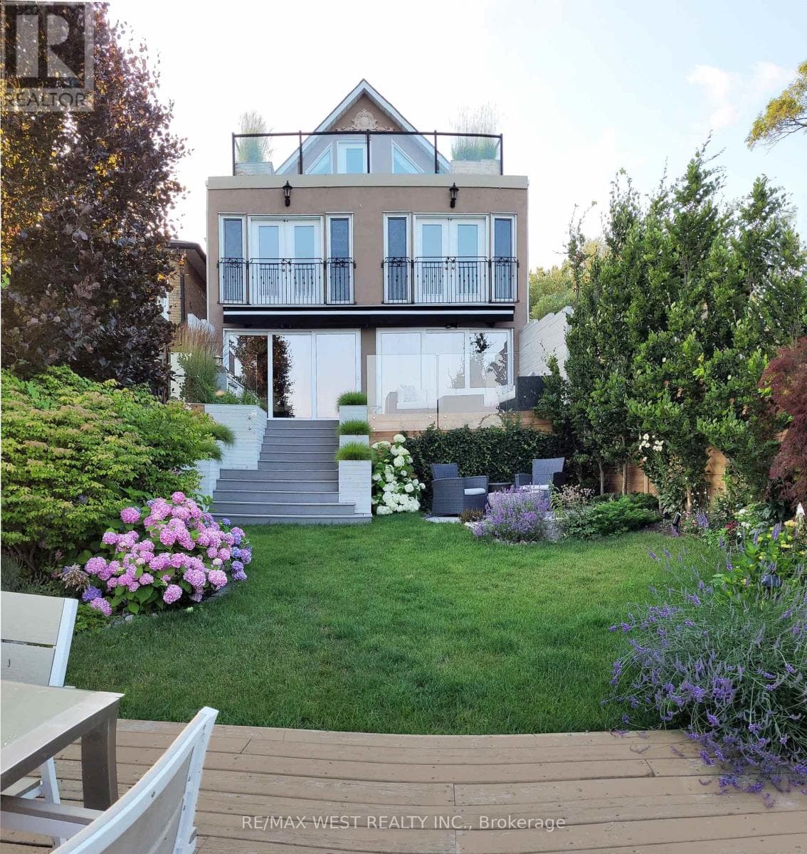 5 ELEVENTH STREET — Toronto (New Toronto), Ontario - Main photo