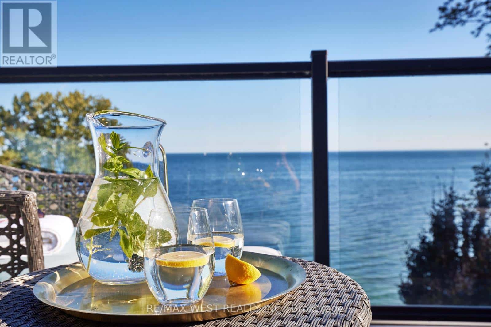 5 ELEVENTH STREET — Toronto (New Toronto), Ontario - Photo 5 of 47