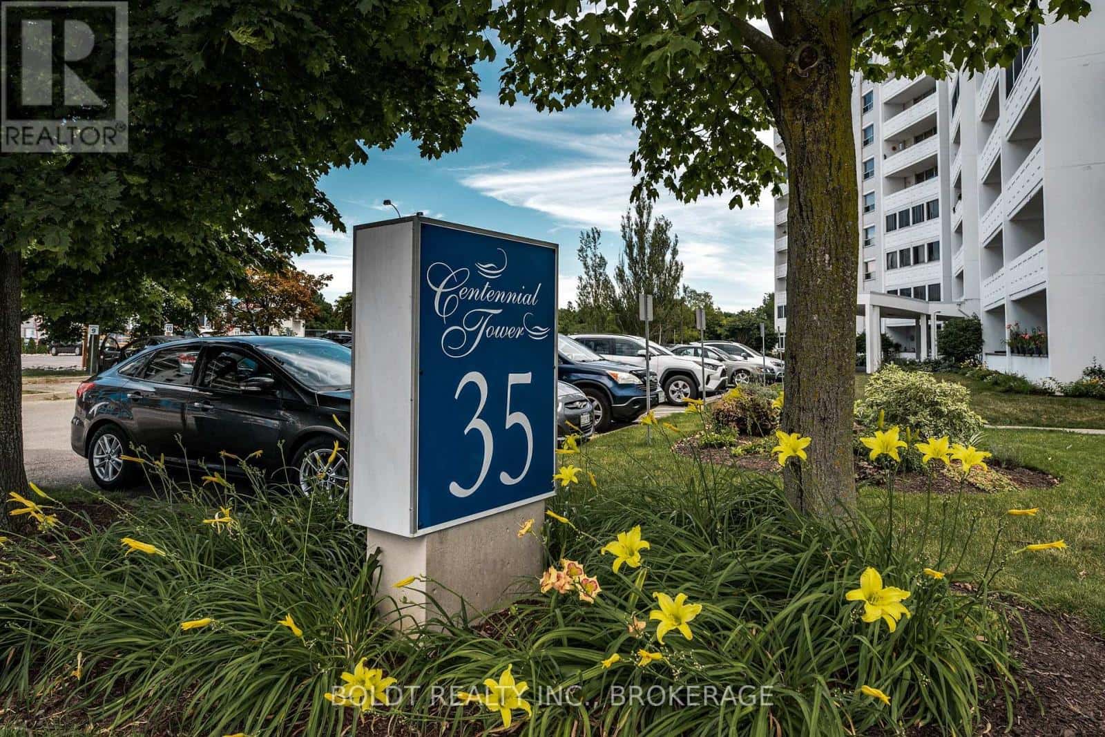 1008 - 35 TOWERING HEIGHTS BOULEVARD — St. Catharines (Glendale/Glenridge), Ontario - Photo 2 of 45