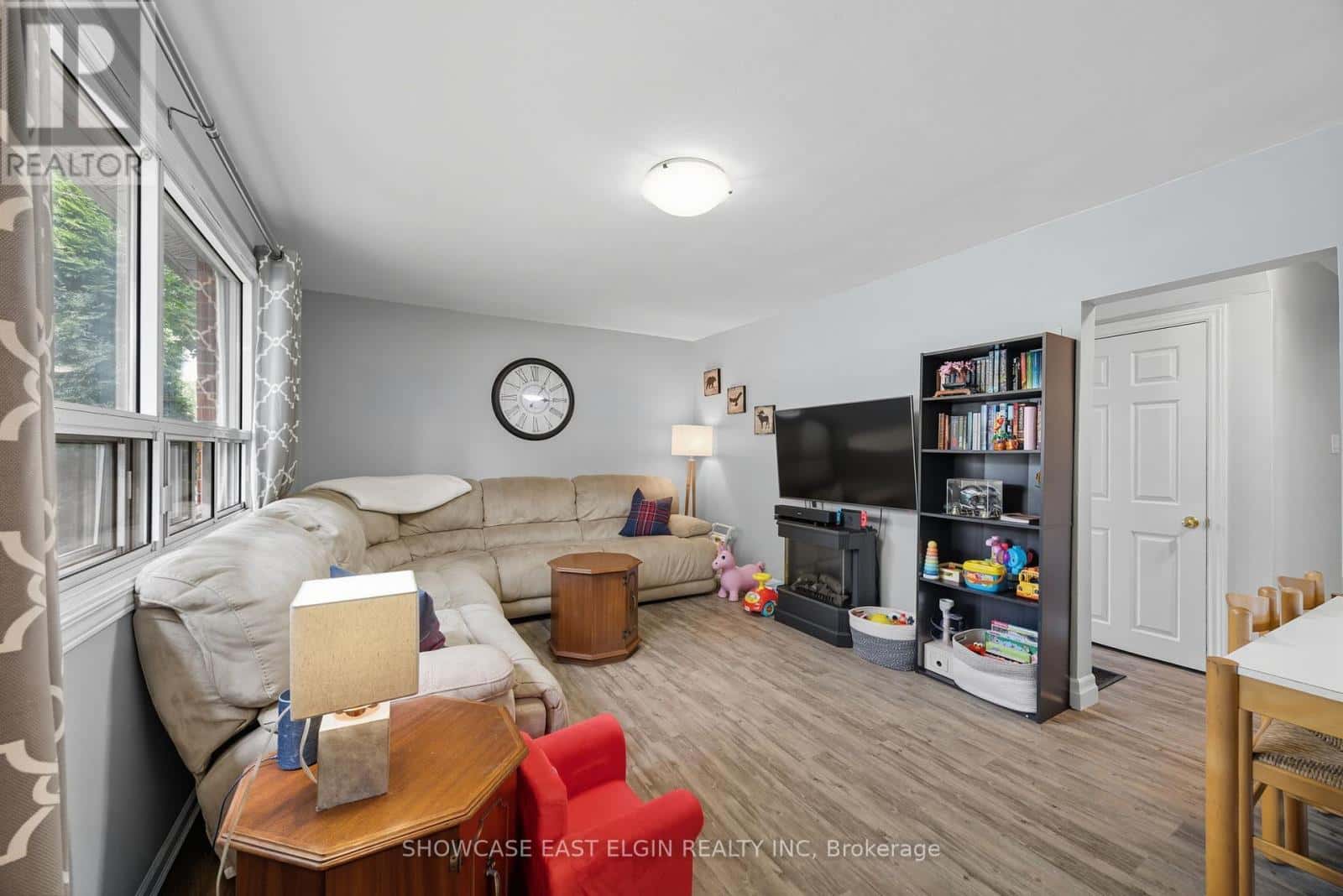 68 DUNKIRK DRIVE — St. Thomas, Ontario - Photo 3 of 40