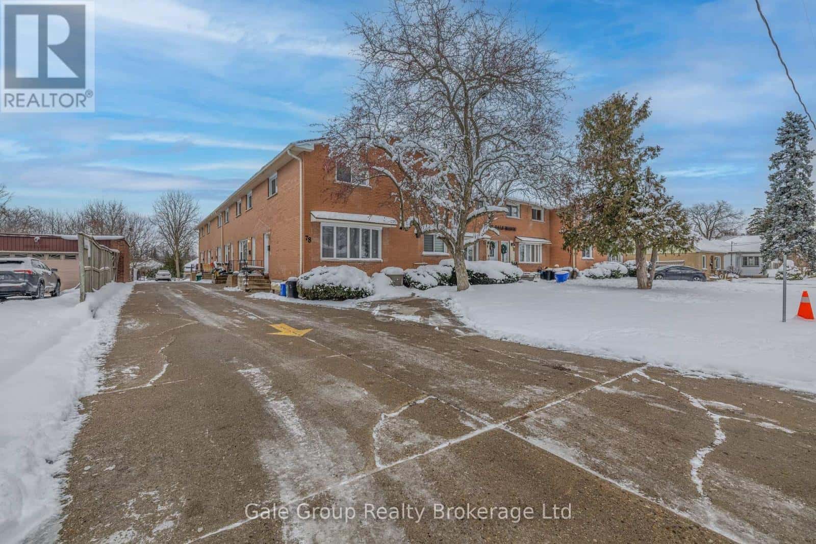 11 - 78 BEE STREET — Woodstock (Woodstock - South), Ontario - Photo 3 of 33