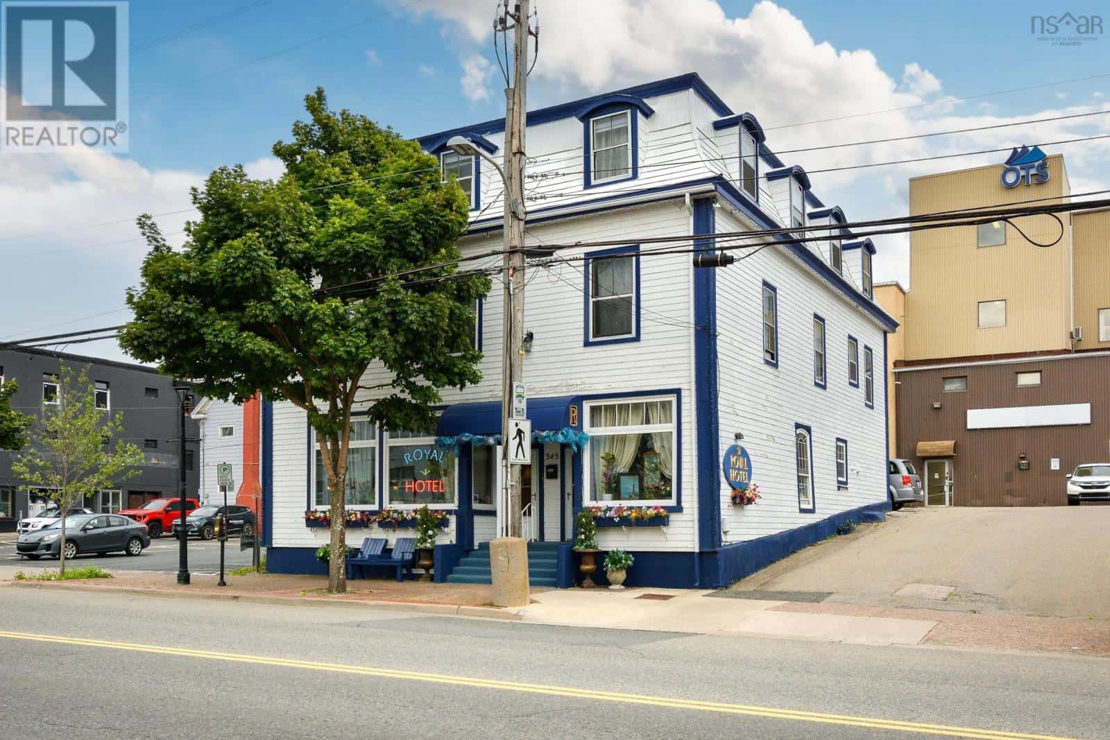 345 Esplanade Street