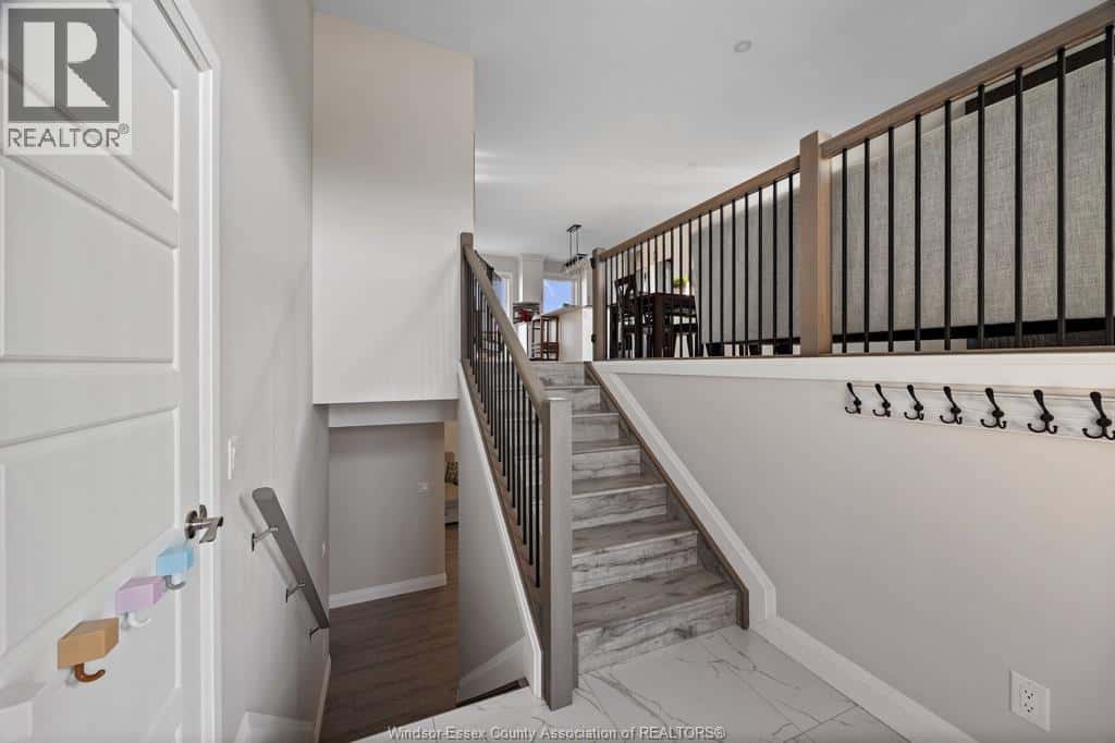 30 HAWTHORNE — Tilbury, Ontario - Photo 3 of 34