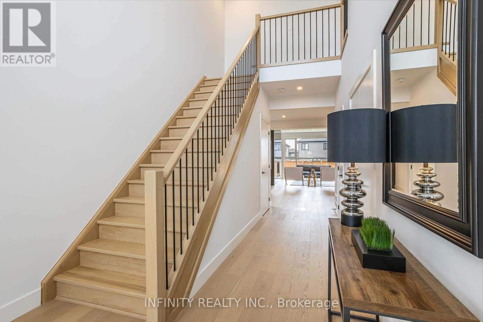 157 CRESTVIEW DRIVE — Middlesex Centre (Kilworth), Ontario - Photo 5 of 42