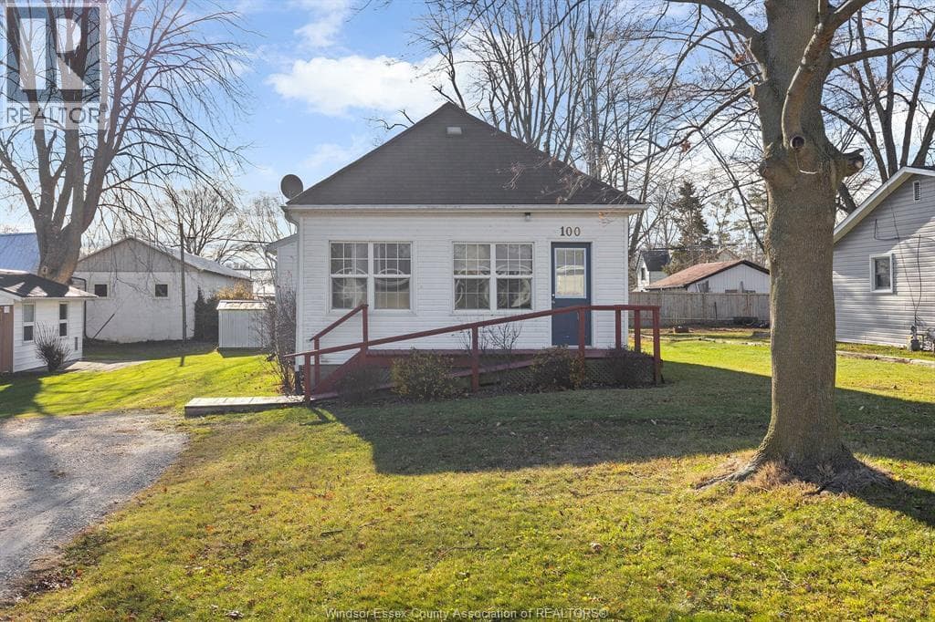 100 ELM STREET — Wheatley, Ontario - Main photo