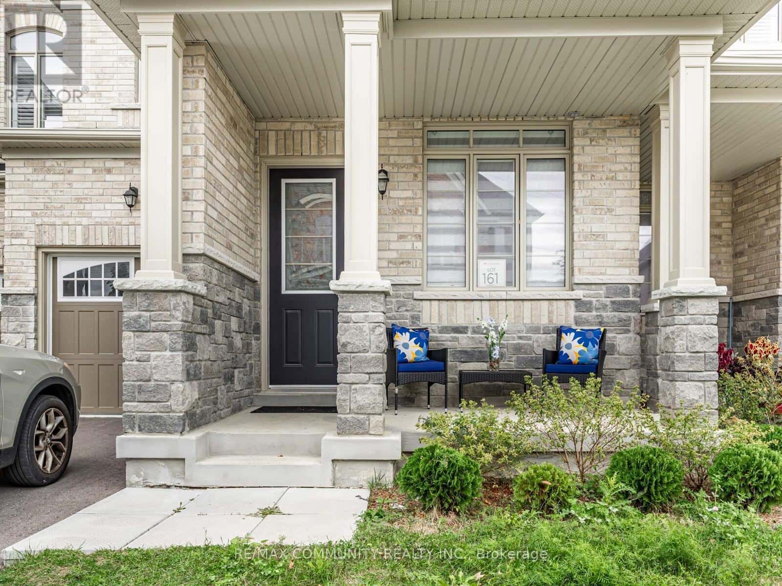 49 HICKLING LANE N — Ajax (Northwest Ajax), Ontario - Photo 3 of 39