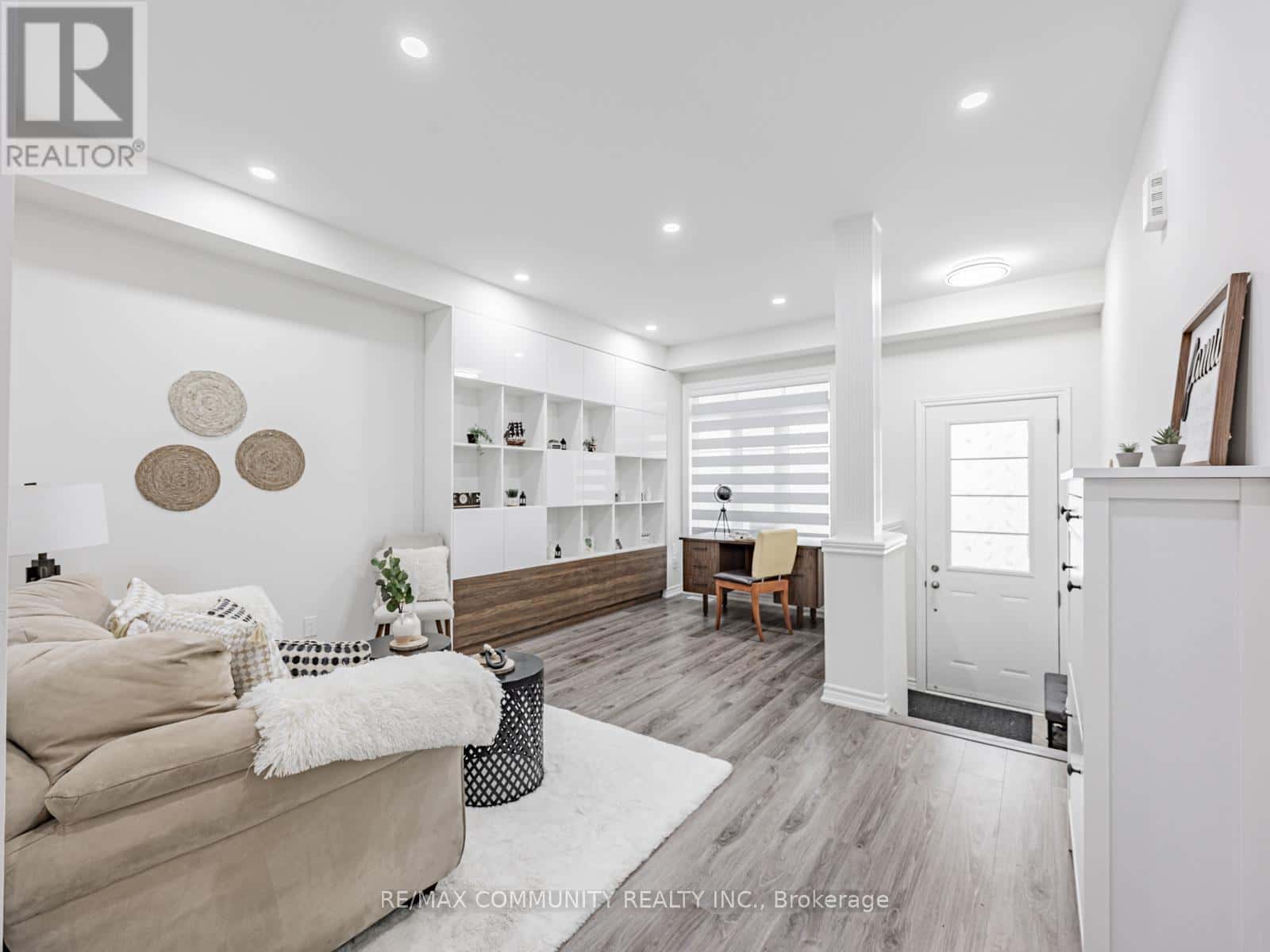 49 HICKLING LANE N — Ajax (Northwest Ajax), Ontario - Photo 5 of 39