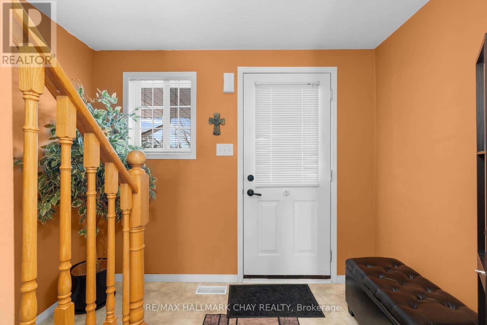 43 SRIGLEY STREET — Barrie (Holly), Ontario - Photo 5 of 16