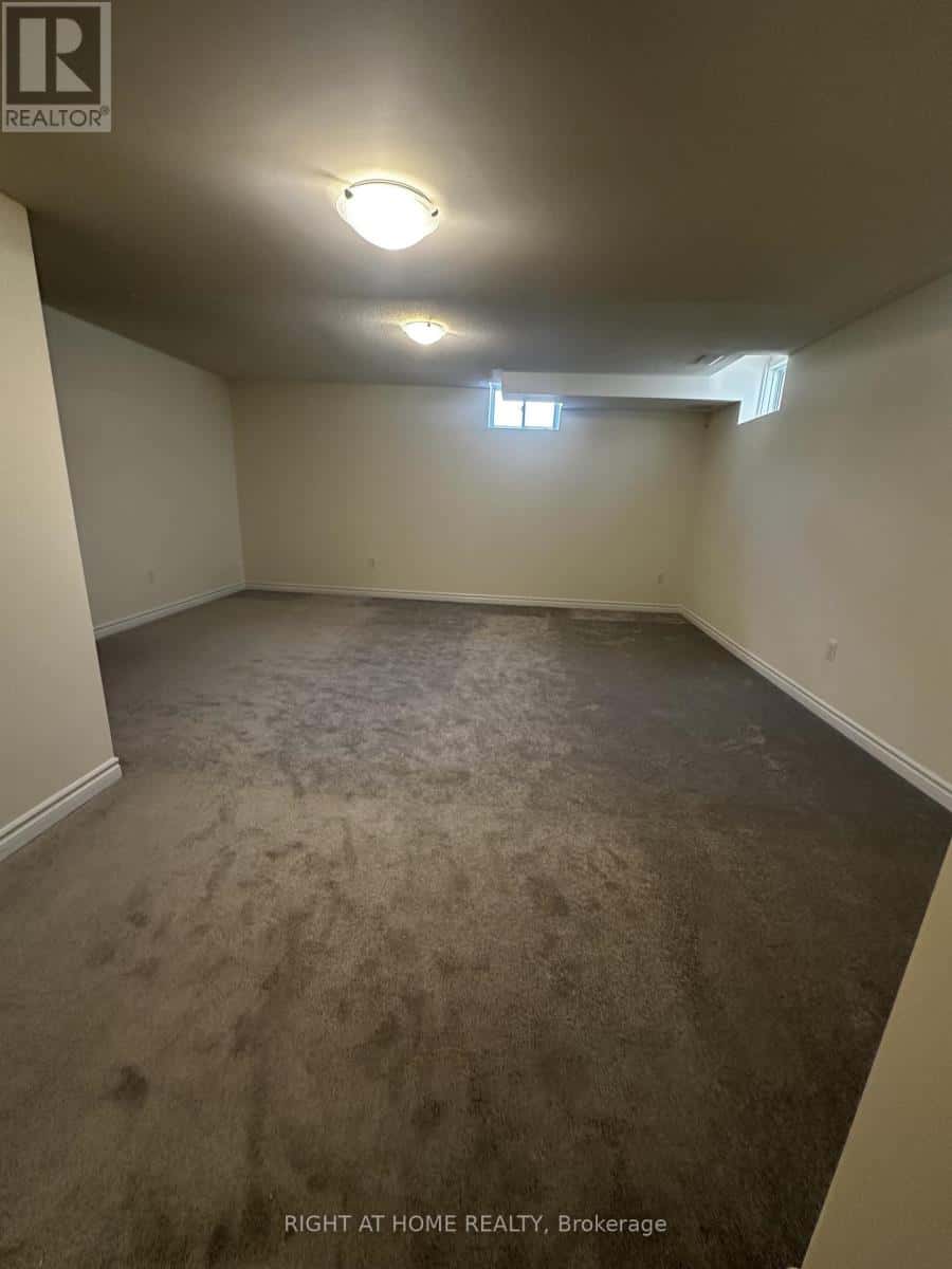 Home in Oshawa (Kedron)