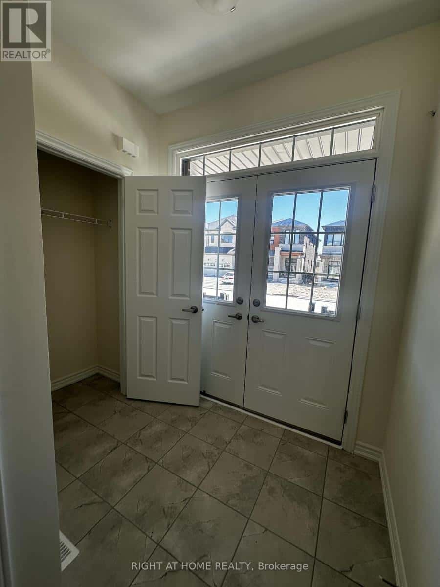 Oshawa (Kedron), Ontario — Oshawa (Kedron), Ontario - Photo 3 of 36