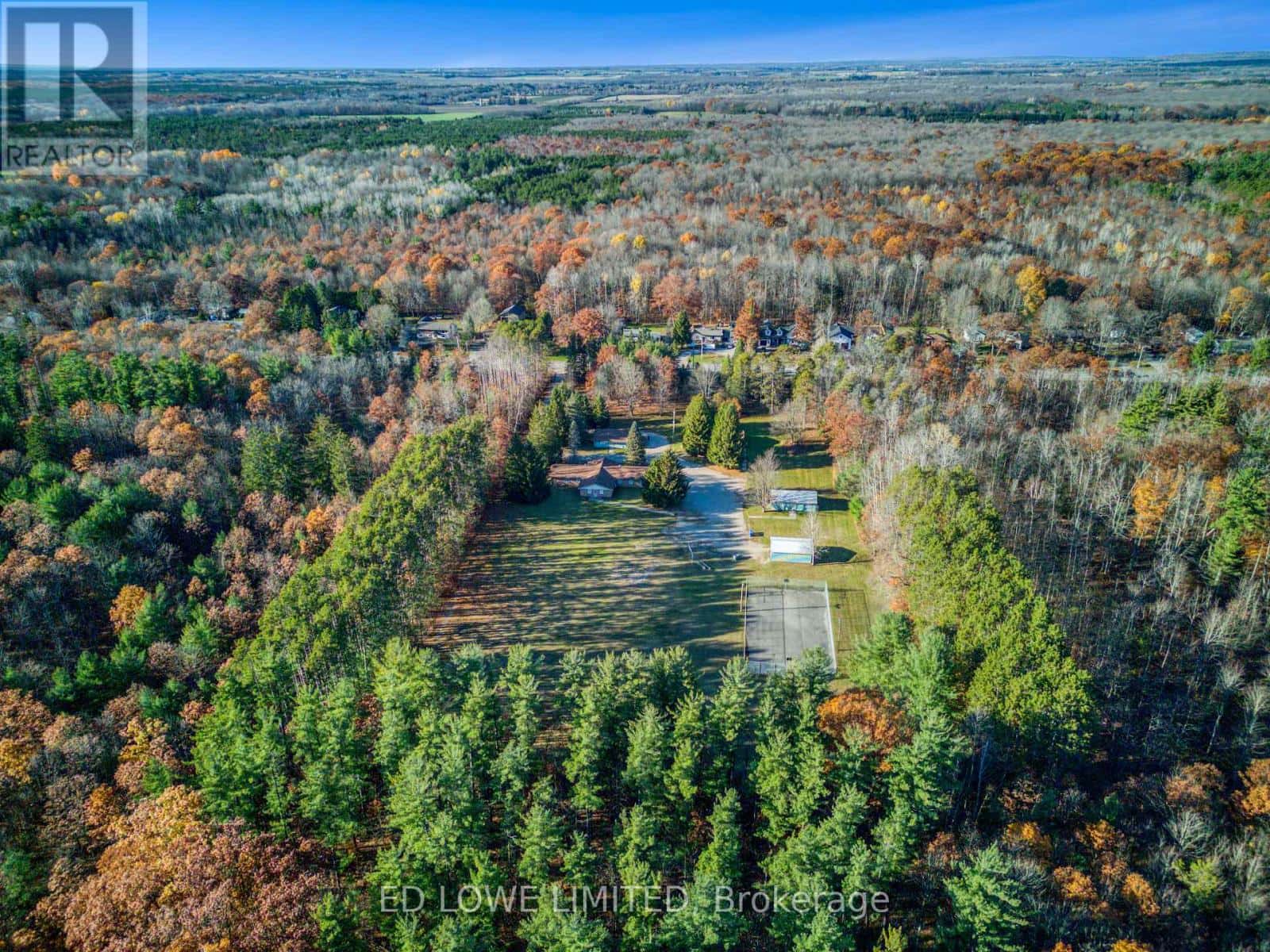 3761 HORSESHOE VALLEY ROAD W — Springwater (Minesing), Ontario - Photo 4 of 48