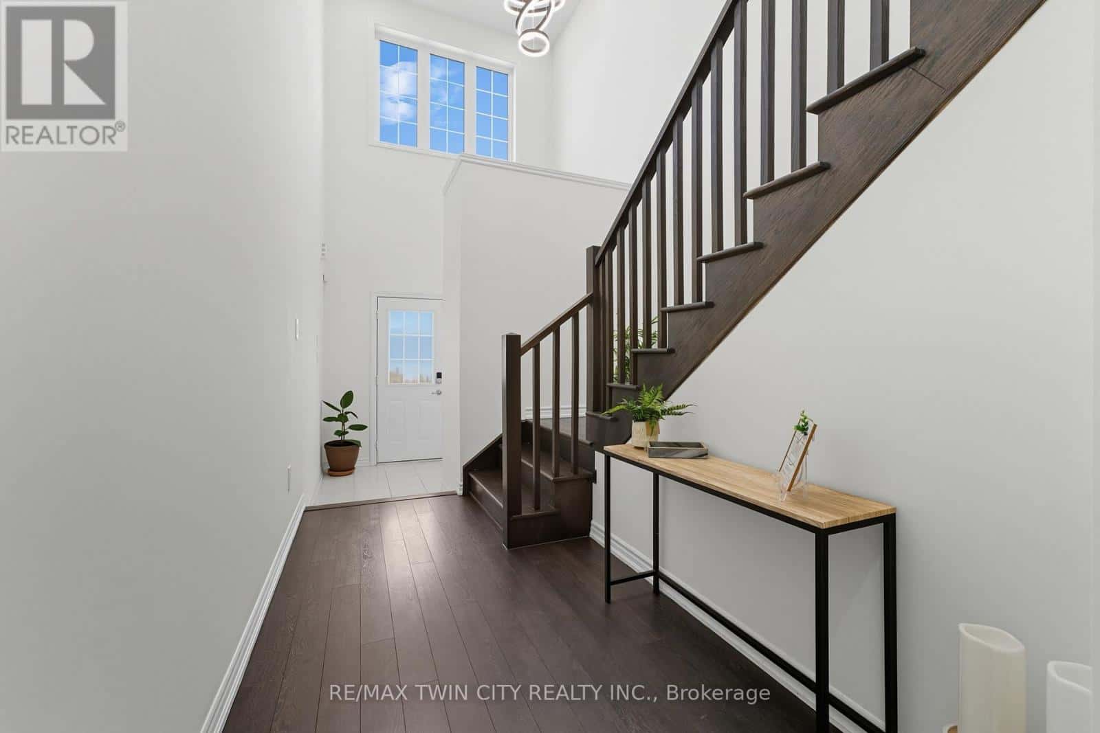 23 WHITTON DRIVE — Brant (Paris), Ontario - Photo 4 of 37