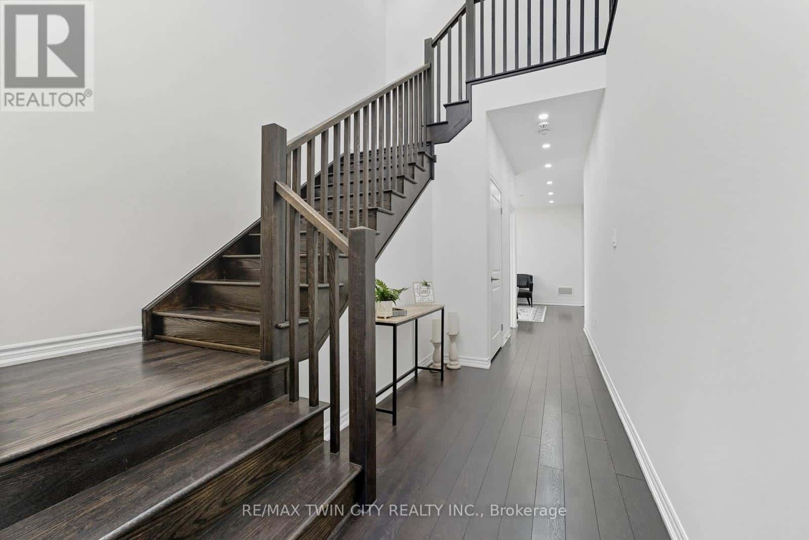 23 WHITTON DRIVE — Brant (Paris), Ontario - Photo 5 of 37