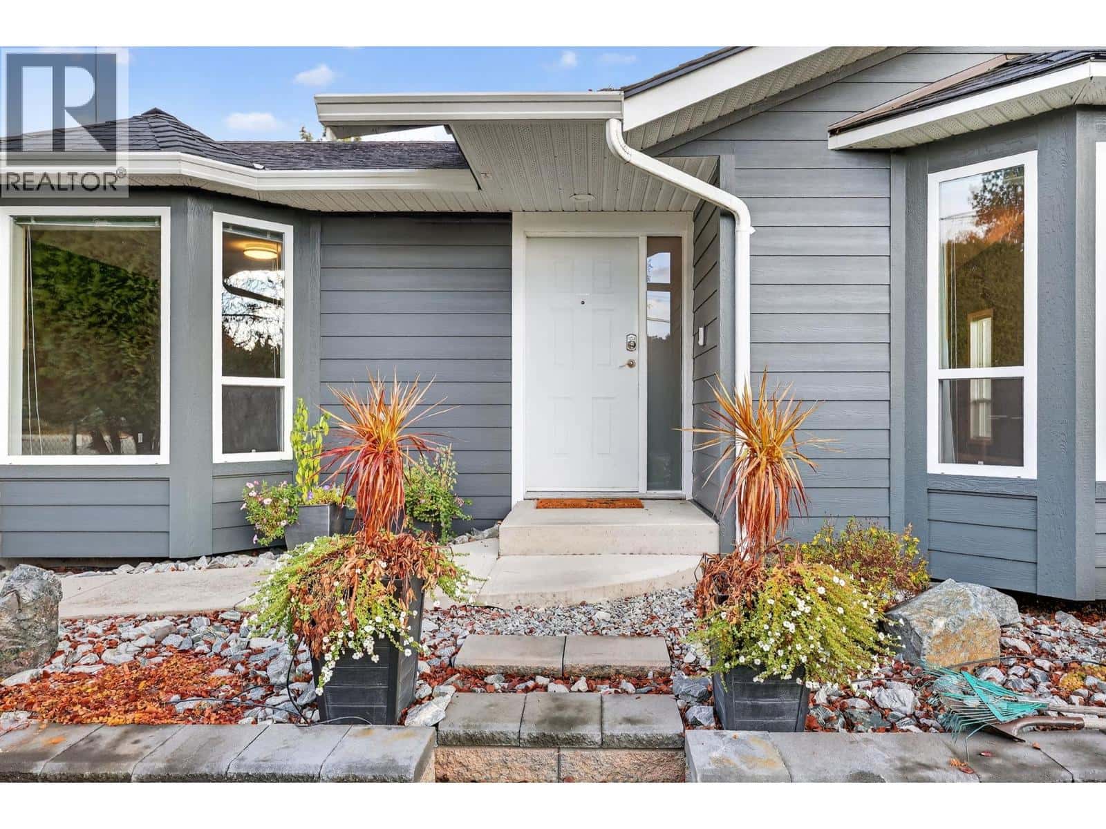 3319 Grouse Road — West Kelowna, British Columbia - Photo 3 of 91