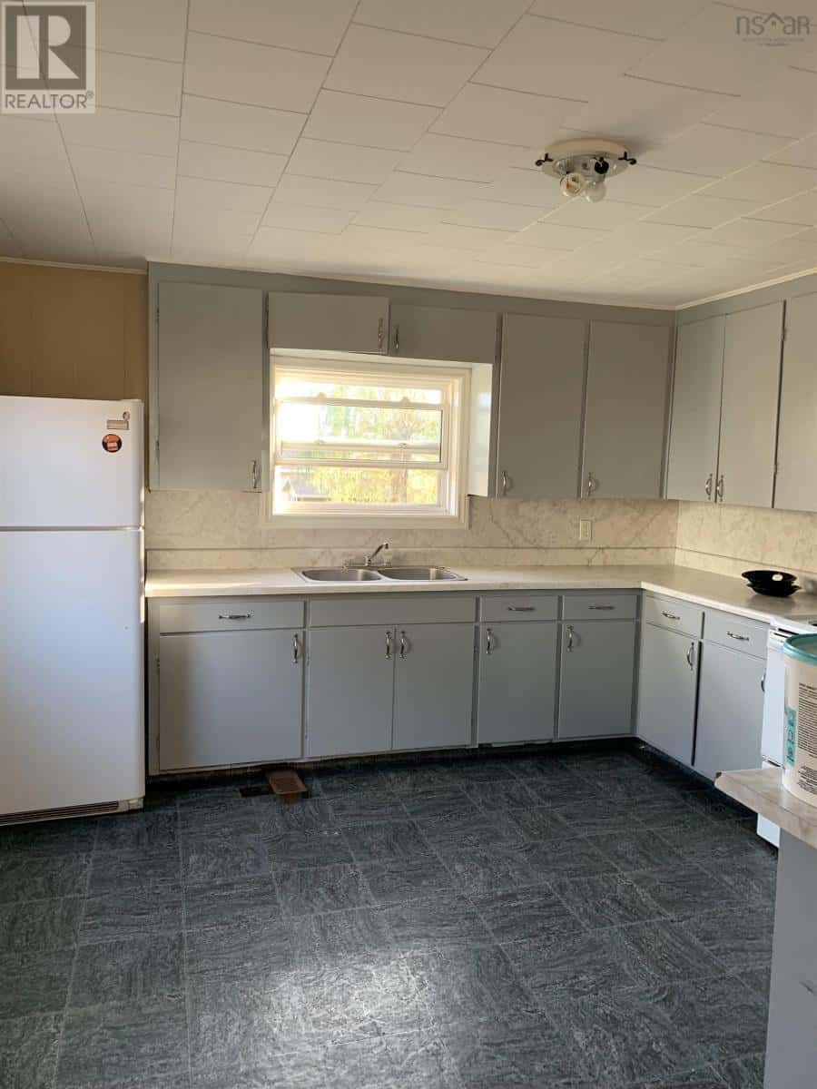 86 Third Avenue — Digby, Nova Scotia - Photo 4 of 13