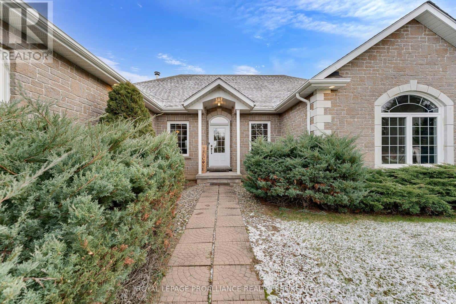 61 CONNER DRIVE — Gananoque, Ontario - Photo 4 of 50