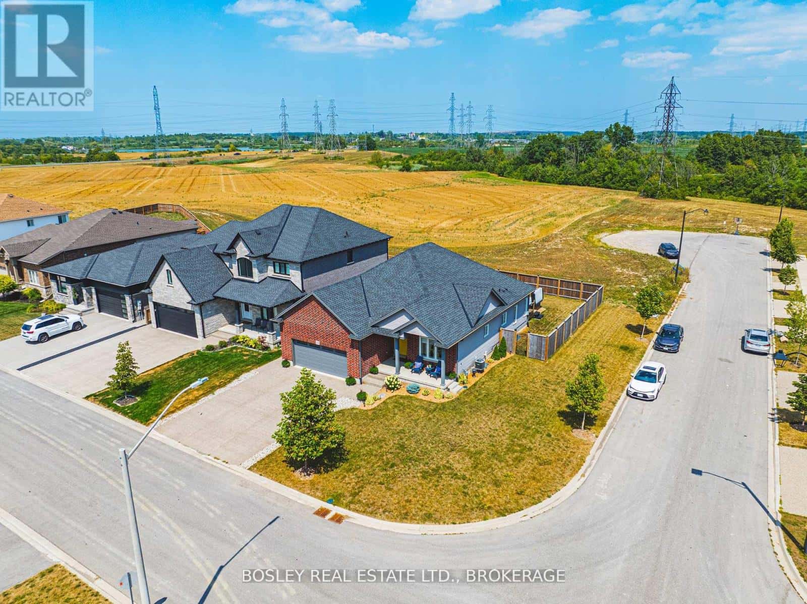 14 CINNAMON STREET — Thorold (Rolling Meadows), Ontario - Photo 3 of 44