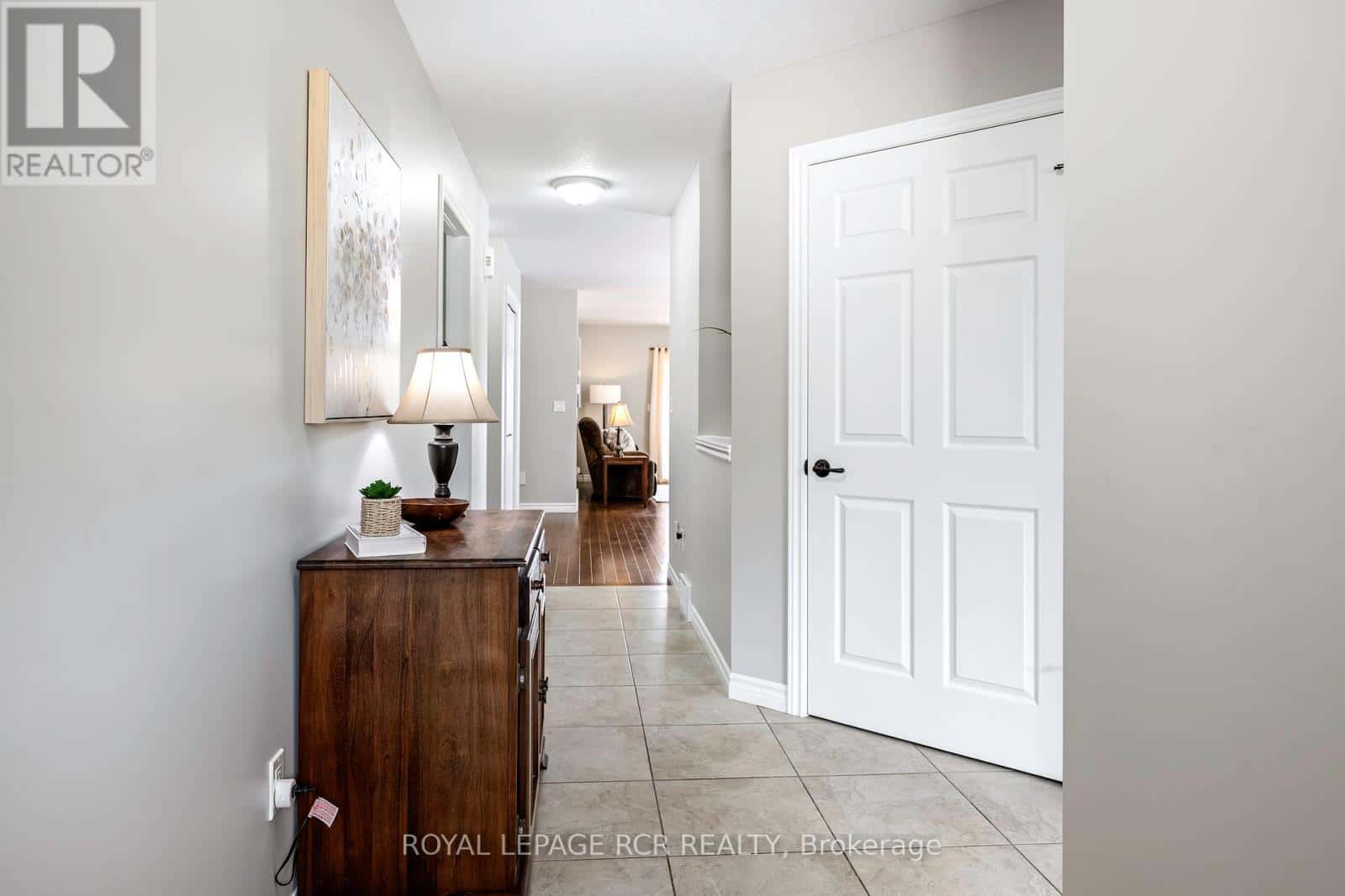 C6 - 401 BIRMINGHAM STREET E — Wellington North (Mount Forest), Ontario - Photo 3 of 39