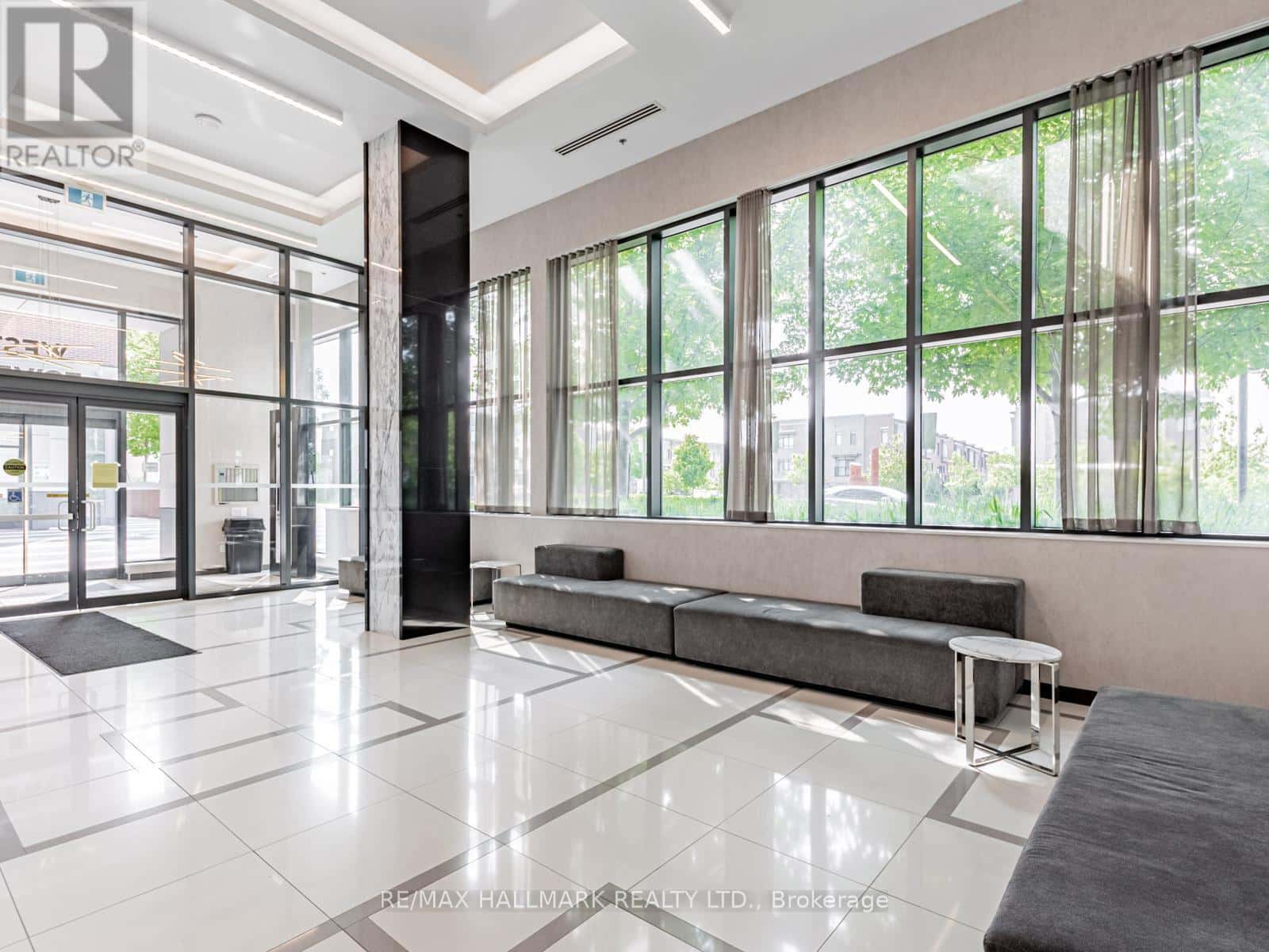 322 - 99 EAGLE ROCK WAY — Vaughan, Ontario - Photo 3 of 44