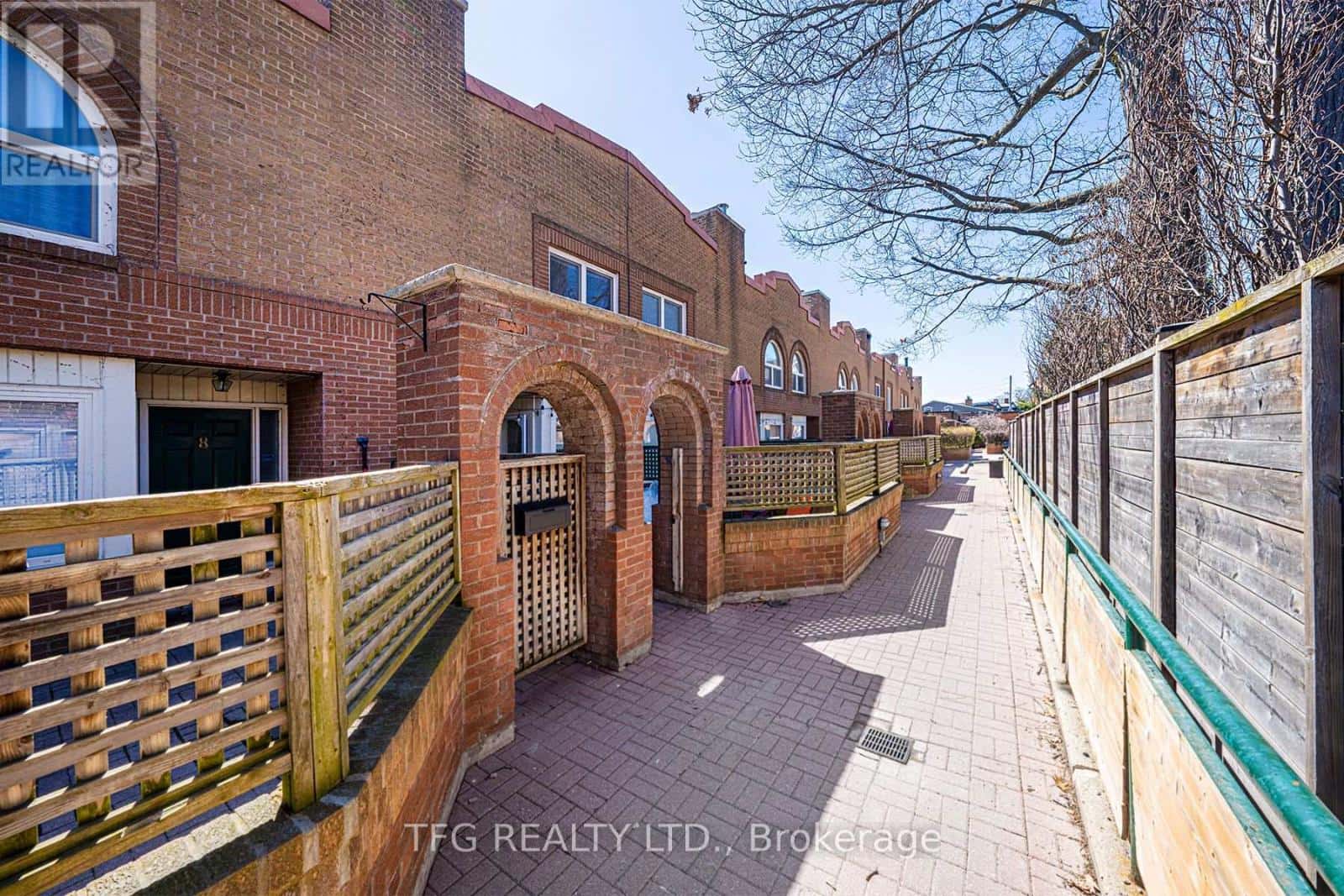 7 - 120 GLEN MANOR DRIVE — Toronto (The Beaches), Ontario - Photo 3 of 37