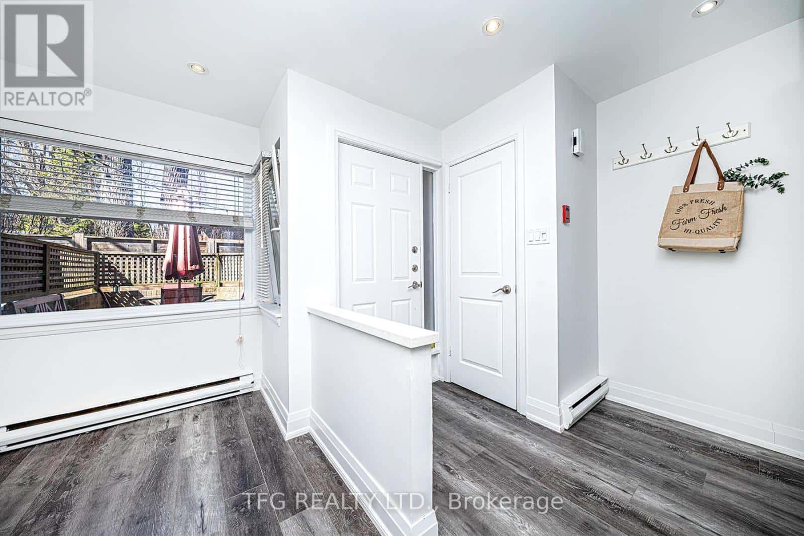 7 - 120 GLEN MANOR DRIVE — Toronto (The Beaches), Ontario - Photo 5 of 37