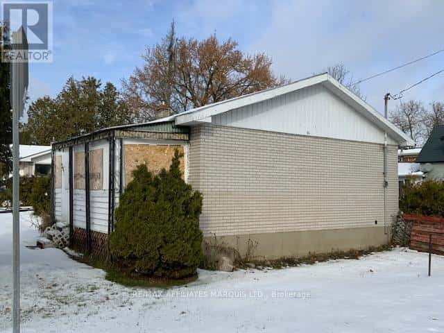 265 DOMINION STREET N — North Glengarry, Ontario - Photo 3 of 5