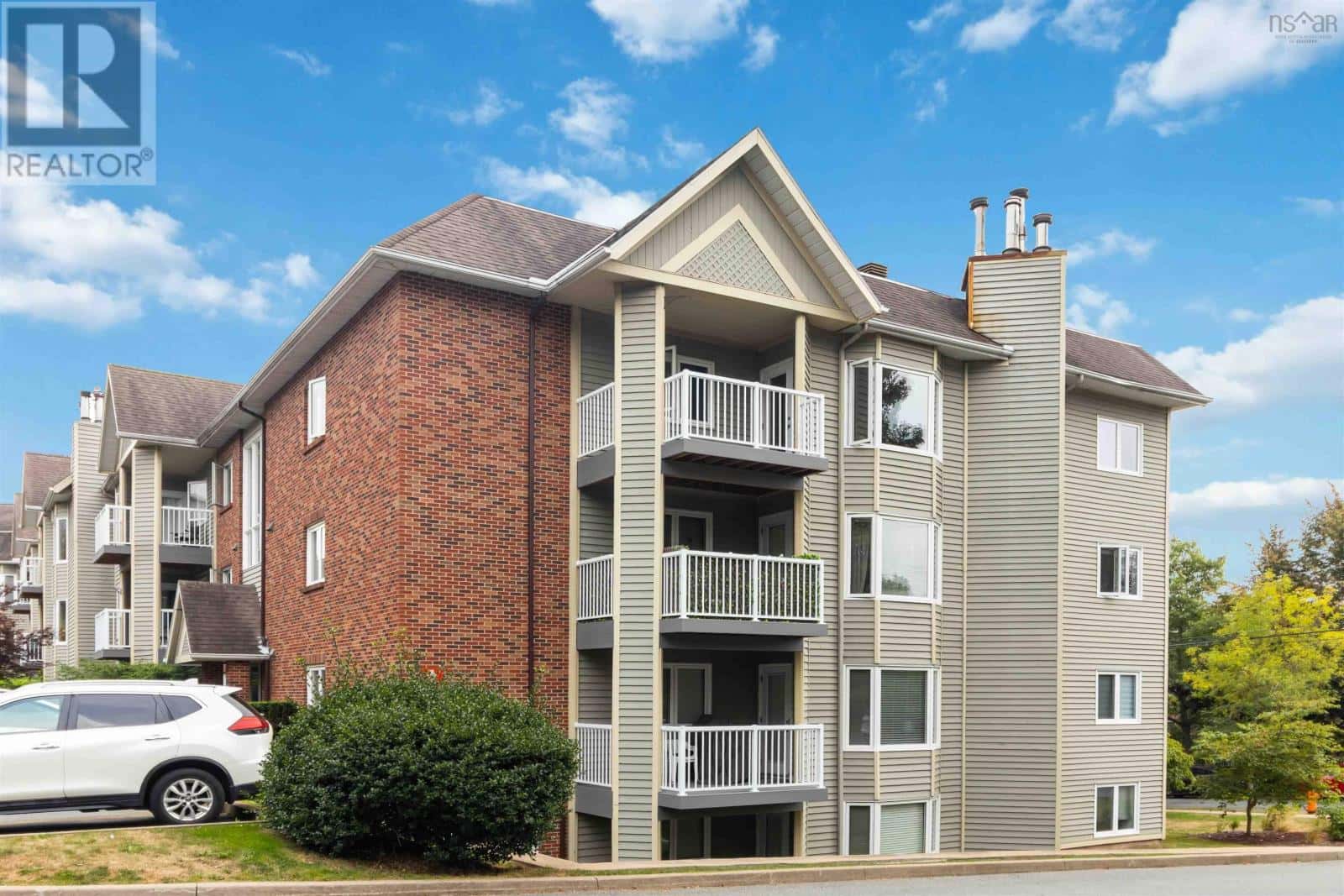 12 Spinnaker Drive 401