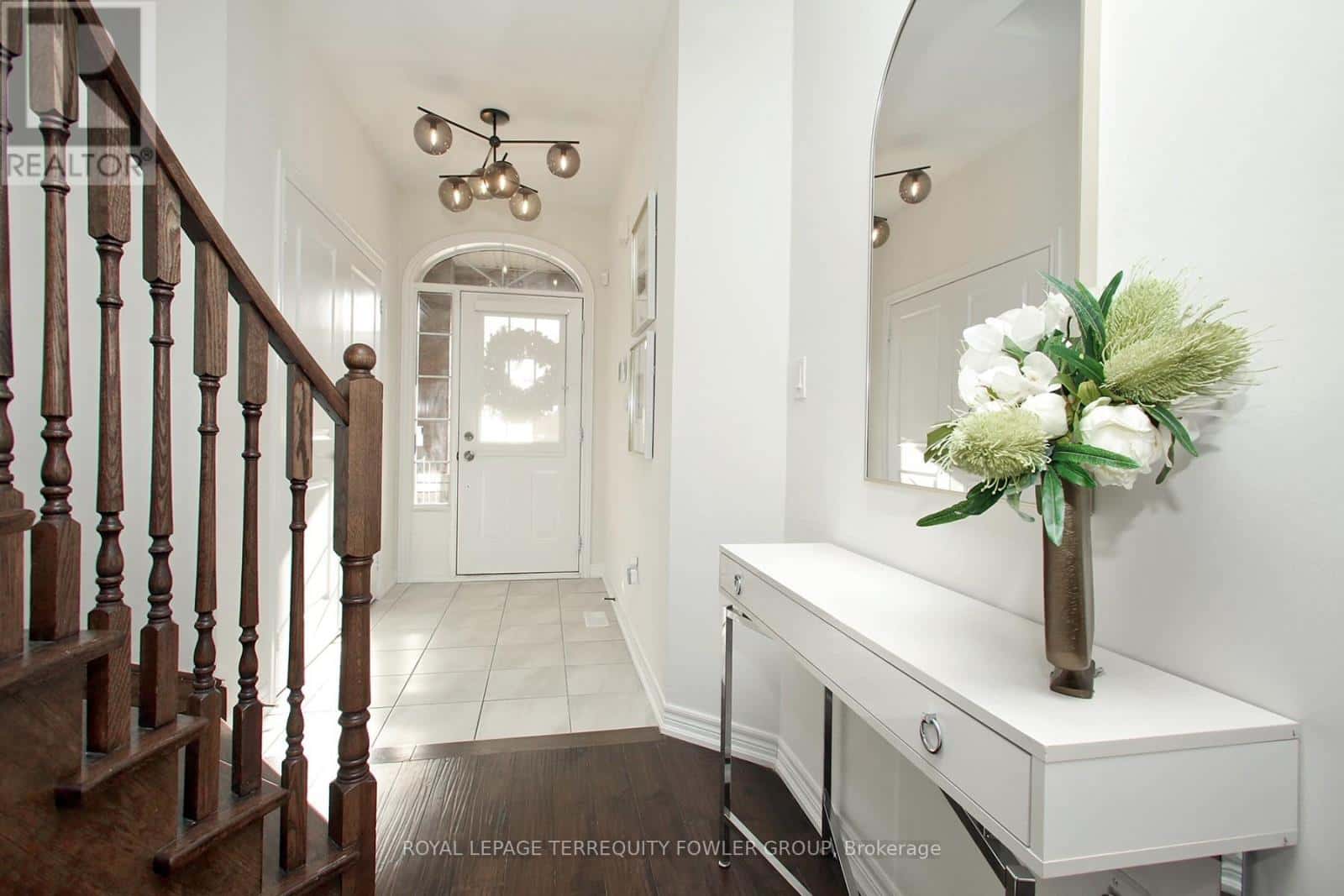 16 TRUE BLUE CRESCENT — Caledon (Bolton East), Ontario - Photo 2 of 35