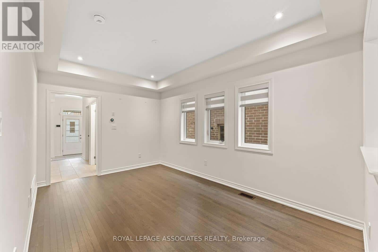 3909 KOENIG ROAD E — Burlington (Alton), Ontario - Photo 3 of 50