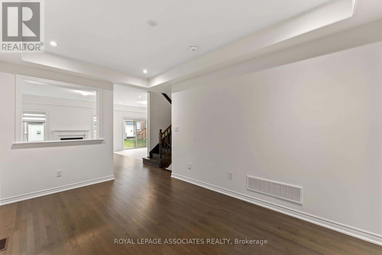 3909 KOENIG ROAD E — Burlington (Alton), Ontario - Photo 4 of 50