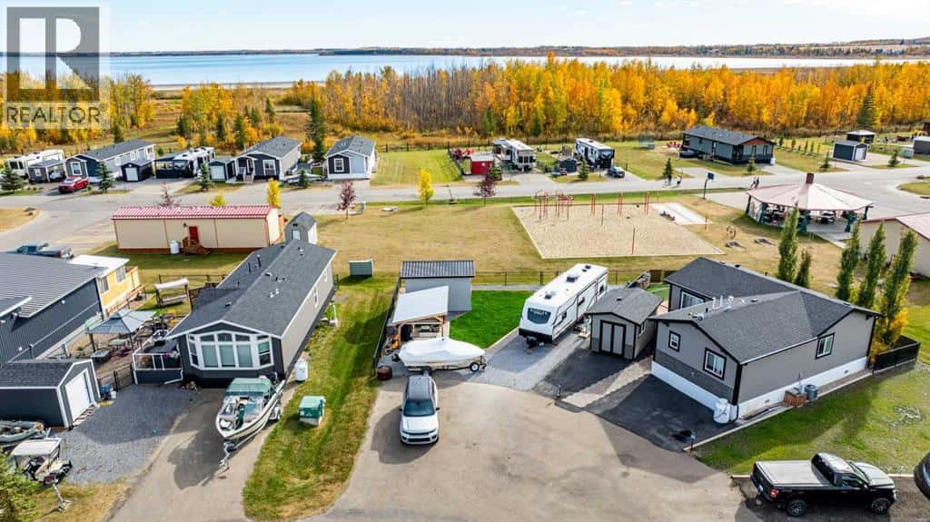 166, 41019 Range Road 11 — Rural Lacombe County, Alberta - Photo 2 of 39