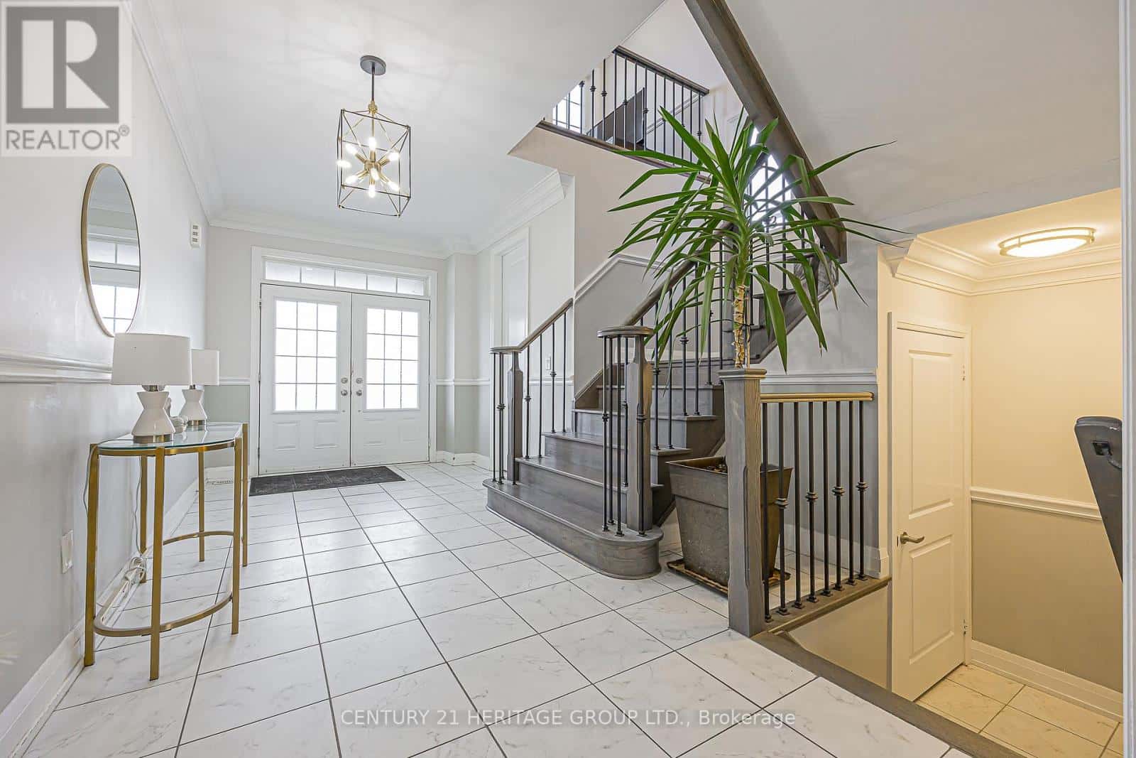 108 FRANK KELLY DRIVE — East Gwillimbury (Holland Landing), Ontario - Photo 2 of 23