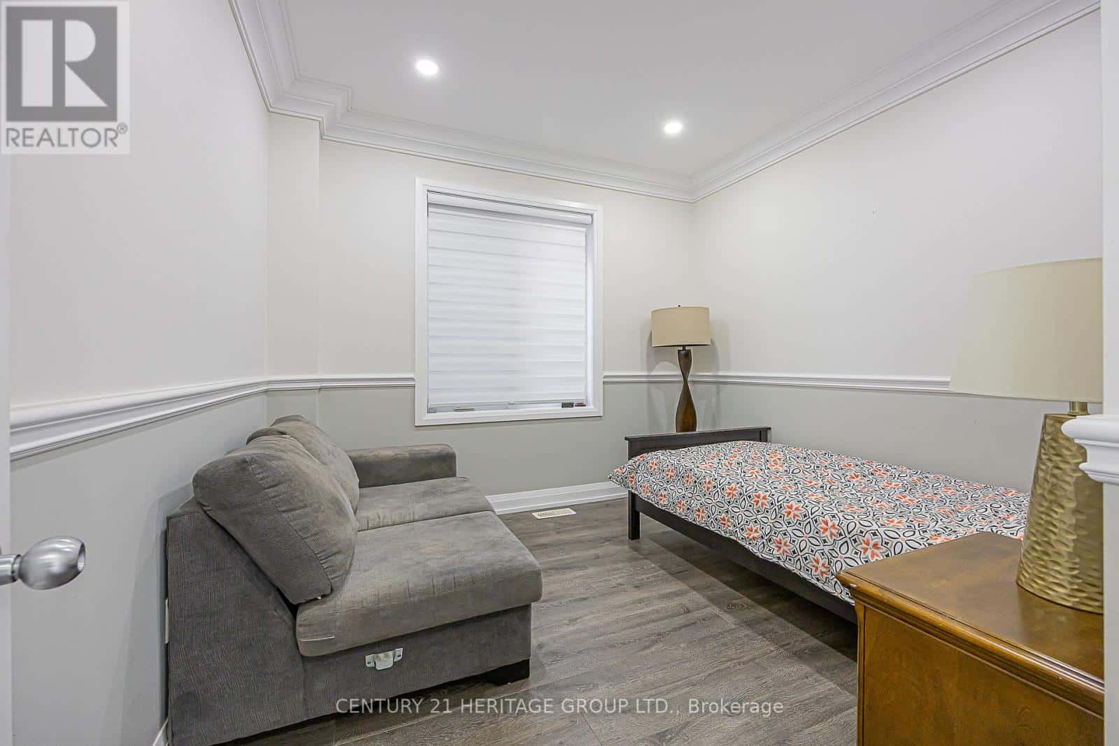 108 FRANK KELLY DRIVE — East Gwillimbury (Holland Landing), Ontario - Photo 4 of 23