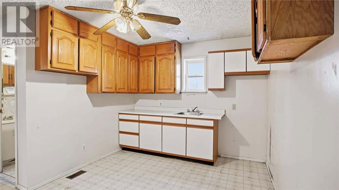 40 Laberge Lane — Greater Sudbury, Ontario - Photo 4 of 19