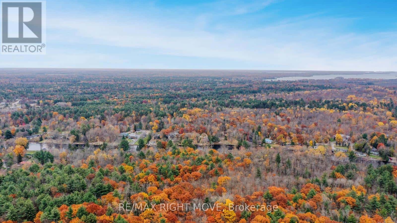 1025 DAVIS DRIVE — Gravenhurst (Morrison), Ontario - Photo 2 of 38