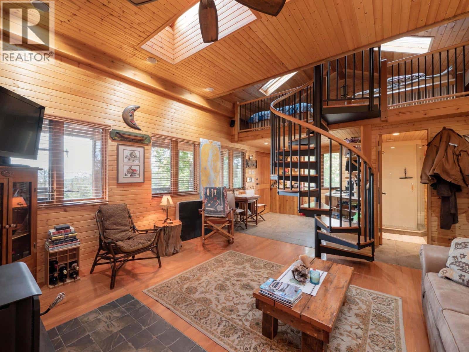 9305 STEPHENS WAY — Halfmoon Bay, British Columbia - Photo 2 of 39