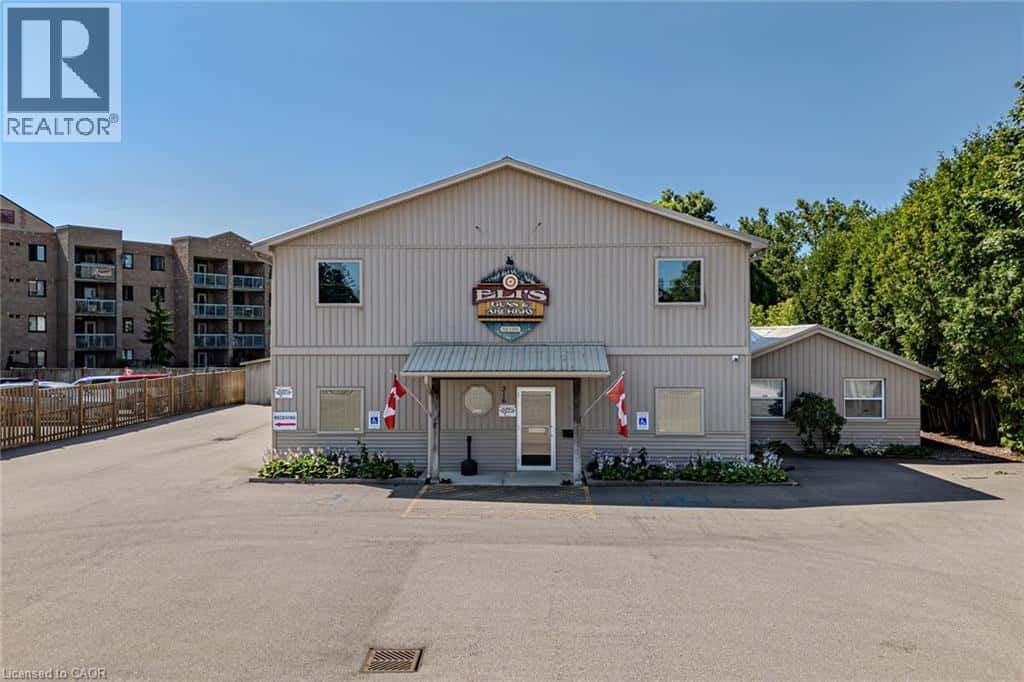 316 QUEENSWAY W — Simcoe, Ontario - Photo 3 of 50