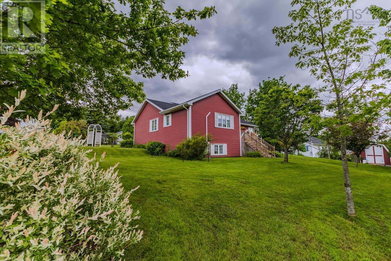 157 Parkwood South — Truro Heights, Nova Scotia - Photo 3 of 50