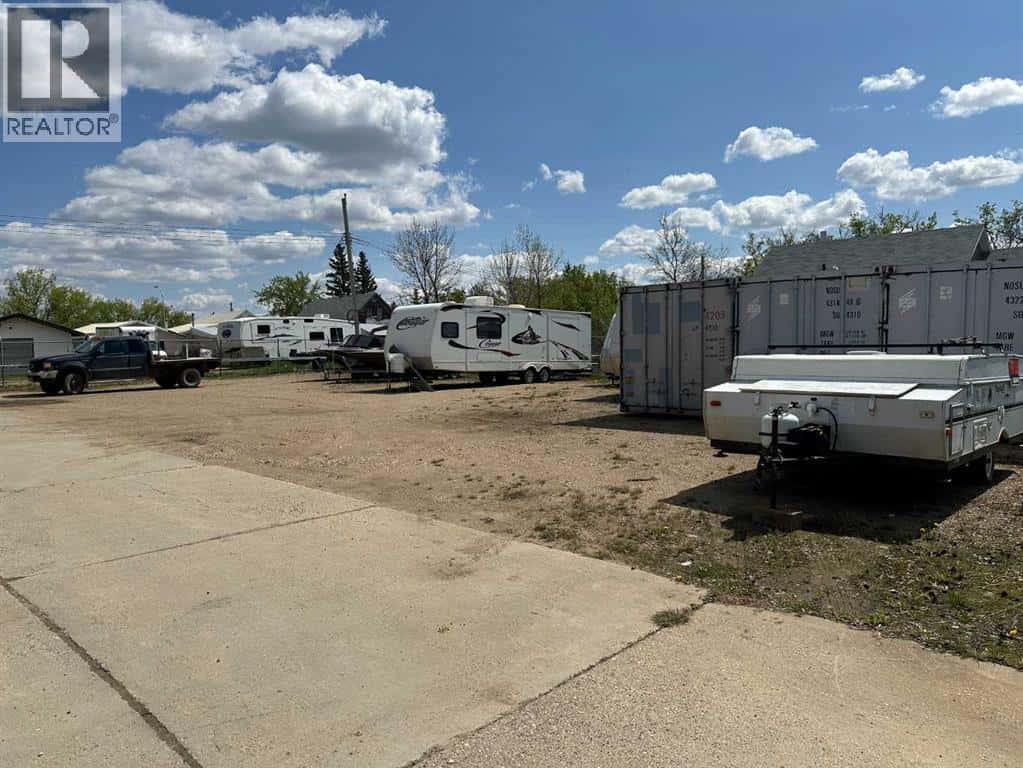 5015 47 Avenue — Rycroft, Alberta - Photo 2 of 25