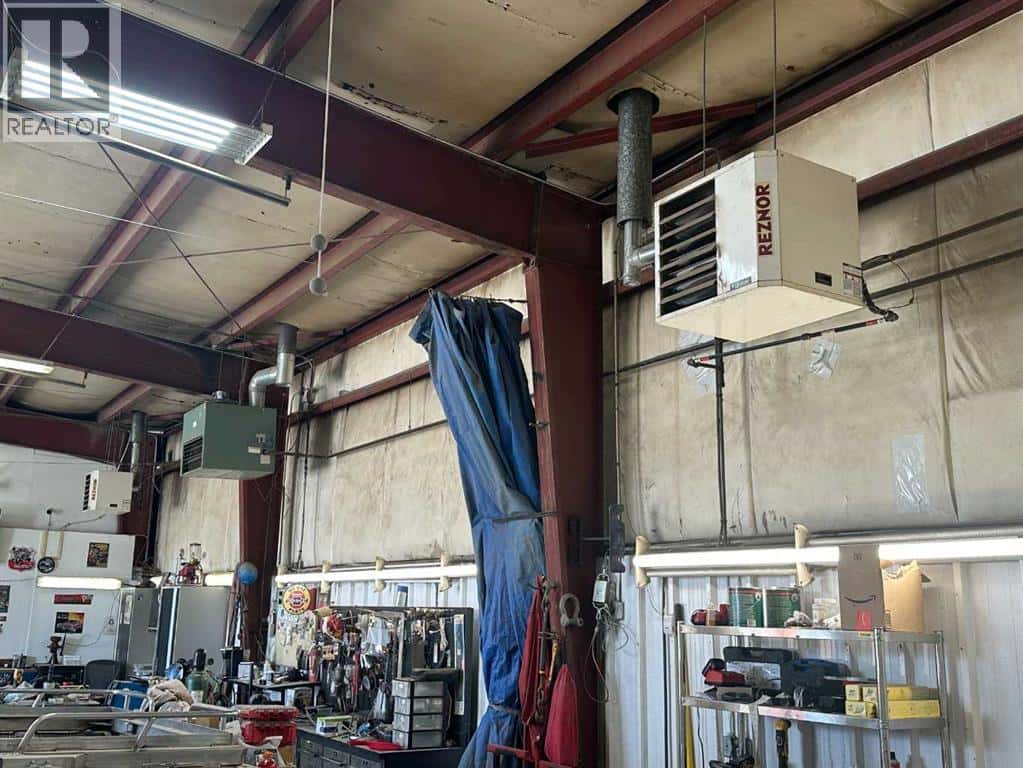 5015 47 Avenue — Rycroft, Alberta - Photo 5 of 25