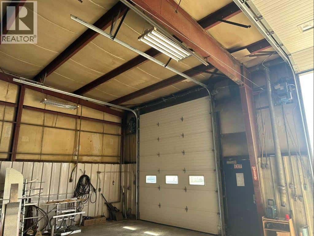 5015 47 Avenue — Rycroft, Alberta - Photo 3 of 25