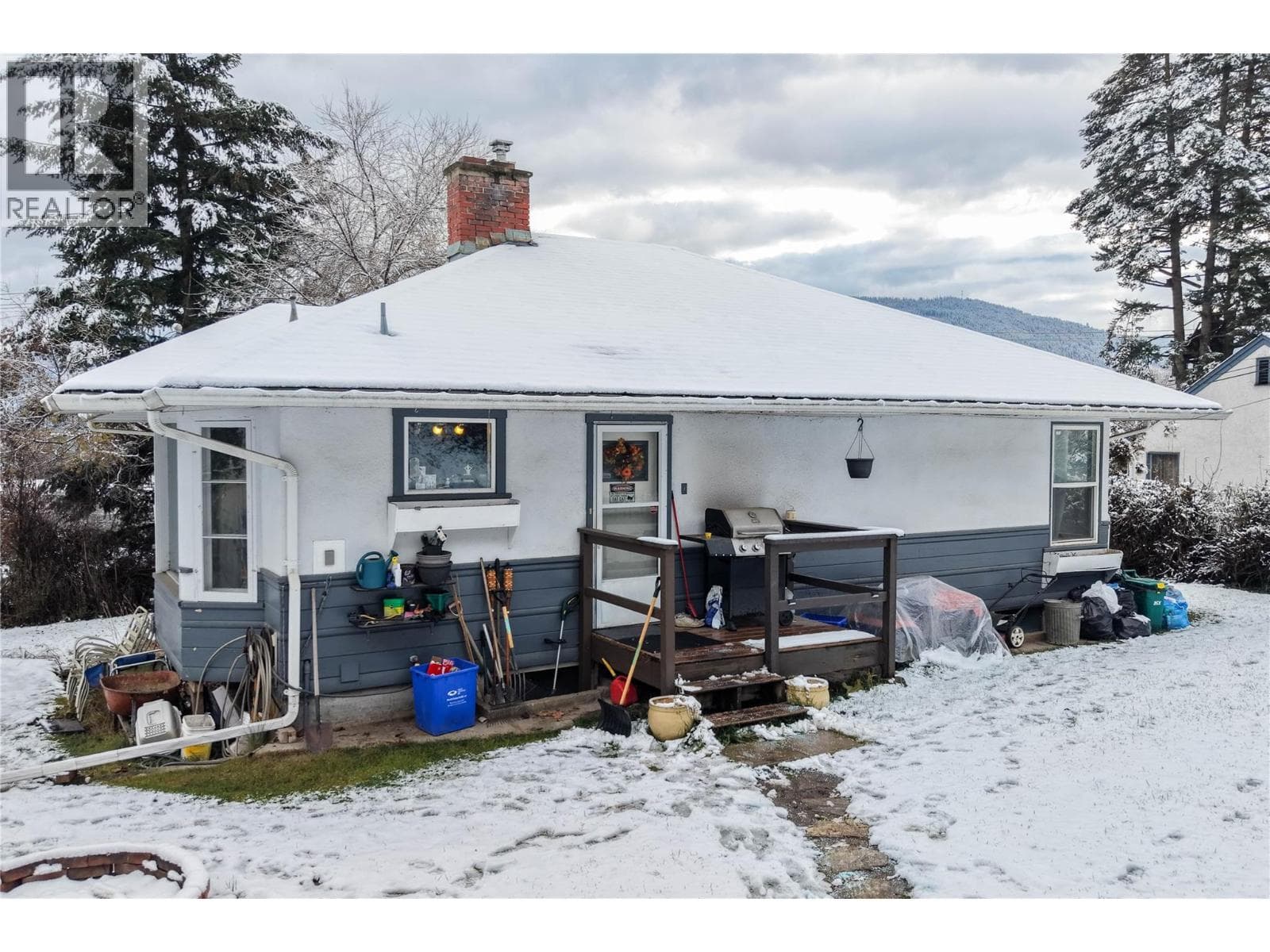 2017 Catt Avenue — Lumby, British Columbia - Main photo