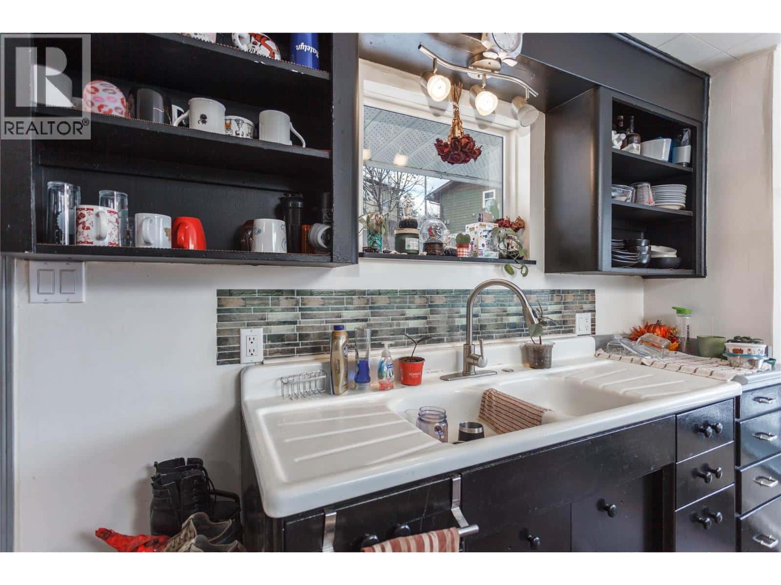 2017 Catt Avenue — Lumby, British Columbia - Photo 5 of 33