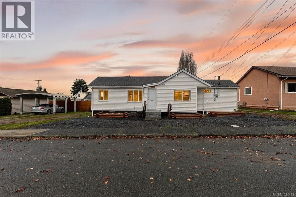 4167 Morton St — Port Alberni, British Columbia - Main photo