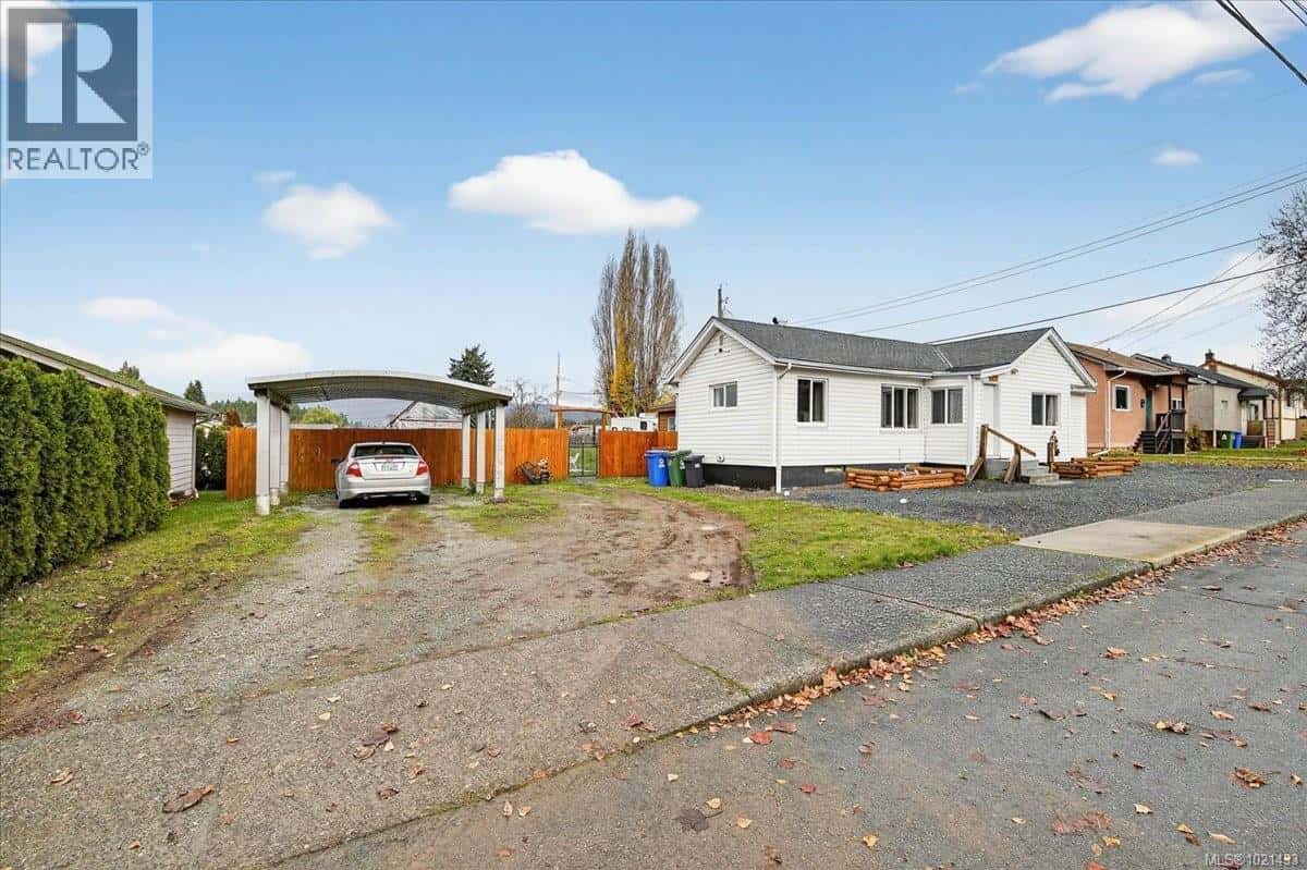 4167 Morton St — Port Alberni, British Columbia - Photo 5 of 52