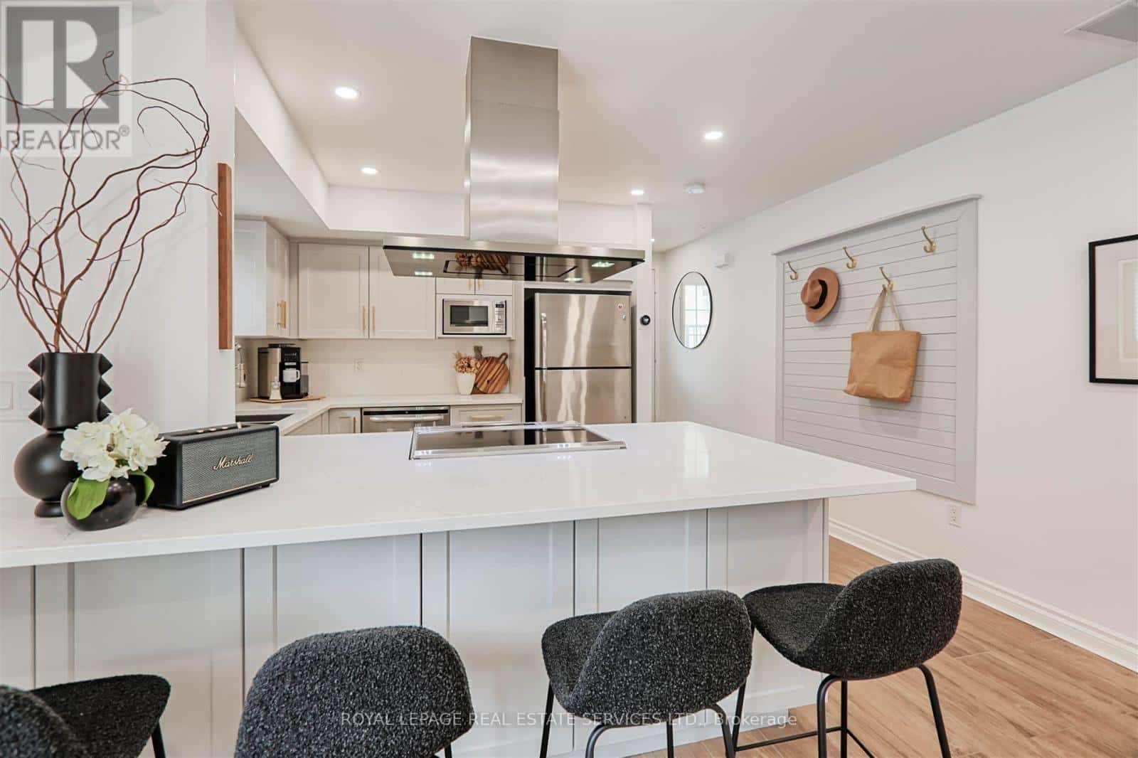 113 - 40 MERCHANT LANE — Toronto (Dufferin Grove), Ontario - Photo 5 of 31