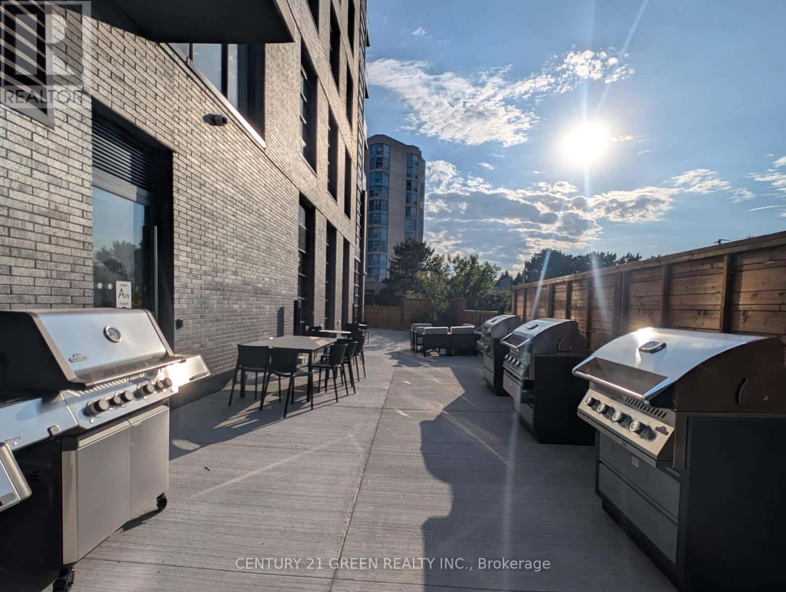 323C - 1612 CHARLES STREET — Whitby (Port Whitby), Ontario - Photo 5 of 33