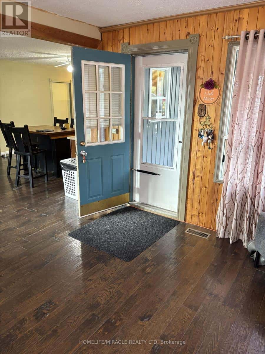 2 DELLA STREET — Georgina (Virginia), Ontario - Photo 3 of 19