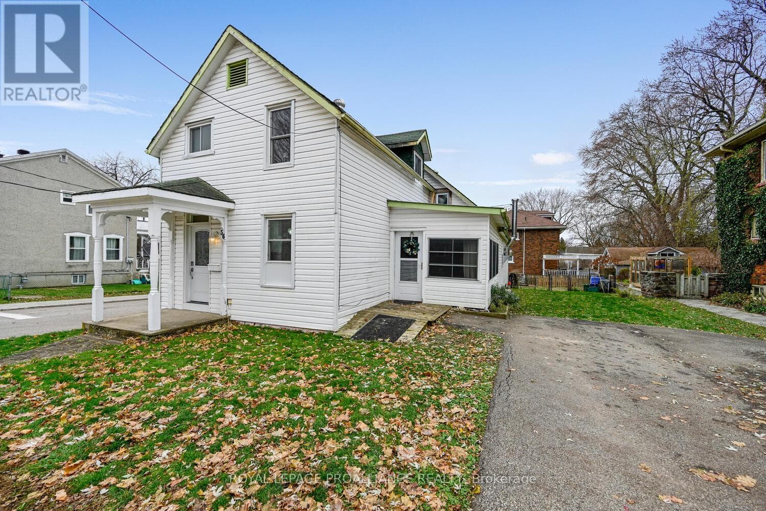 56 NORTH AUGUSTA ROAD — Brockville, Ontario - Main photo