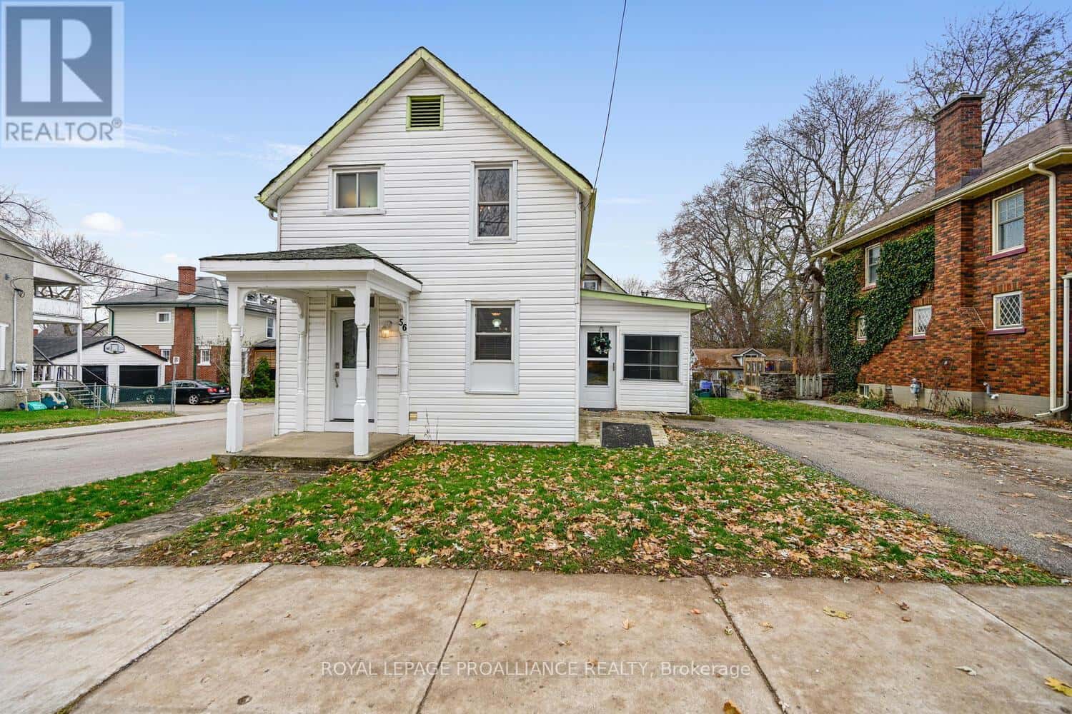 56 NORTH AUGUSTA ROAD — Brockville, Ontario - Photo 3 of 45